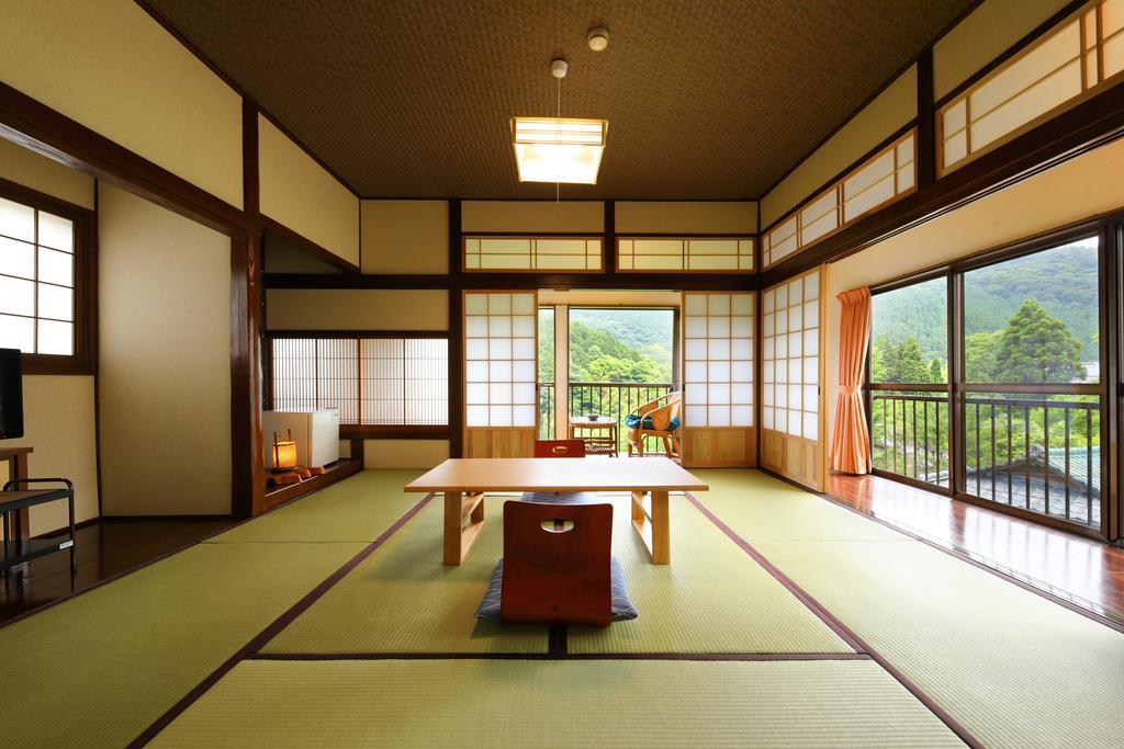 Ryokan Izumoya Yufu Esterno foto